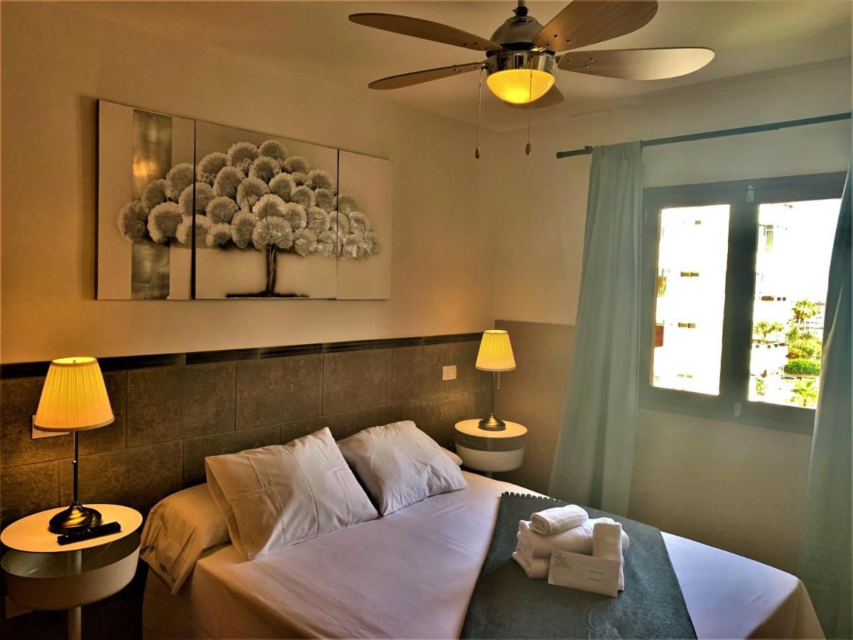 Coconut Friendly Holiday Home 플라야 델 잉글스 외부 사진