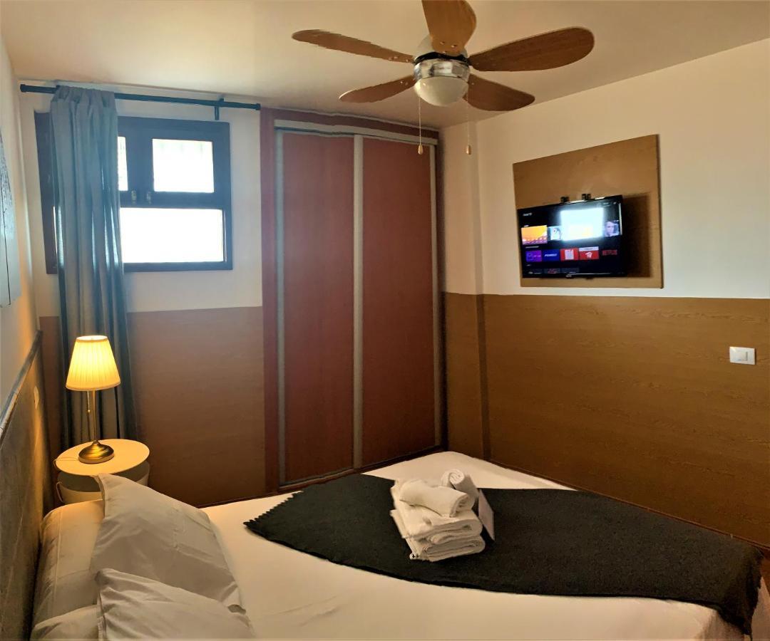 Coconut Friendly Holiday Home 플라야 델 잉글스 외부 사진