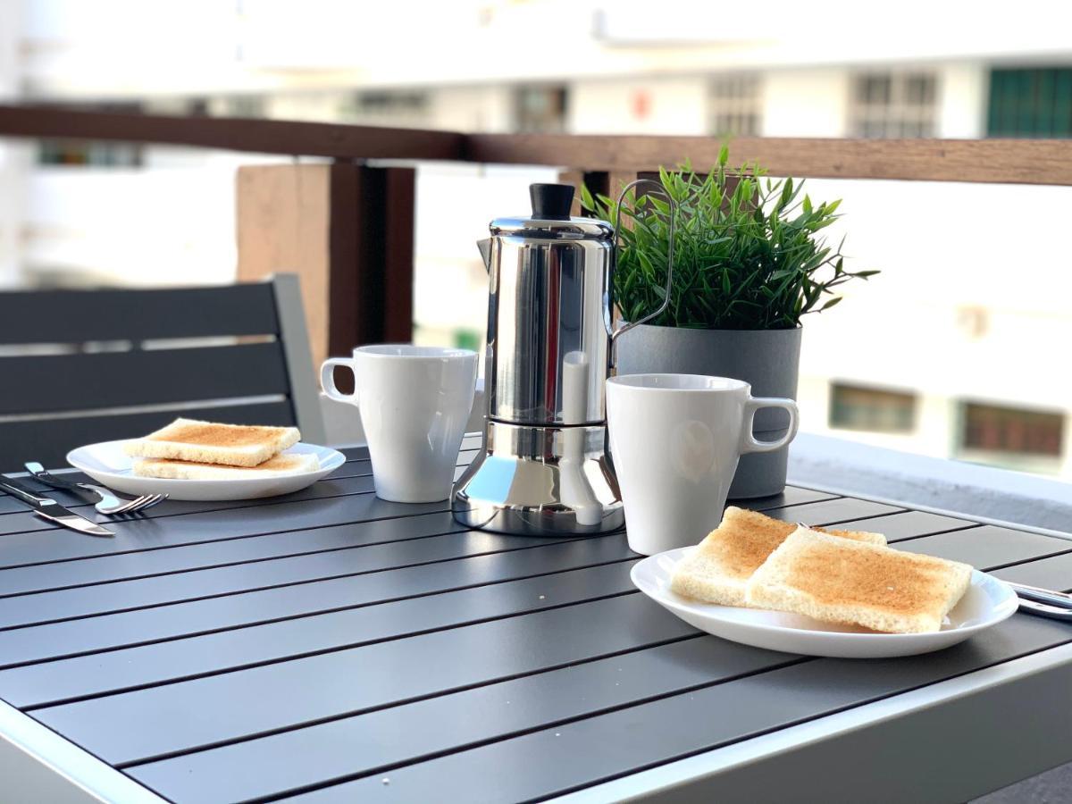 Coconut Friendly Holiday Home 플라야 델 잉글스 외부 사진
